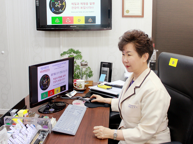Doctor Cho Yun Sook Director of the Seasun Clinic Dongrae District| 시선한의원